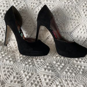 Women’s heeled dress shoe